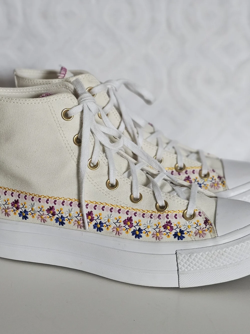 Converse high top